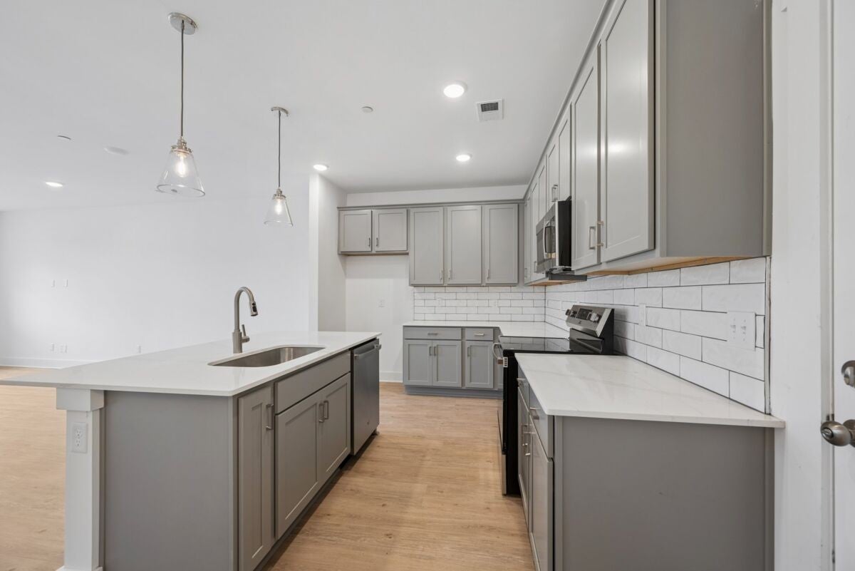 2575 Peaceful Valley Dr — photo