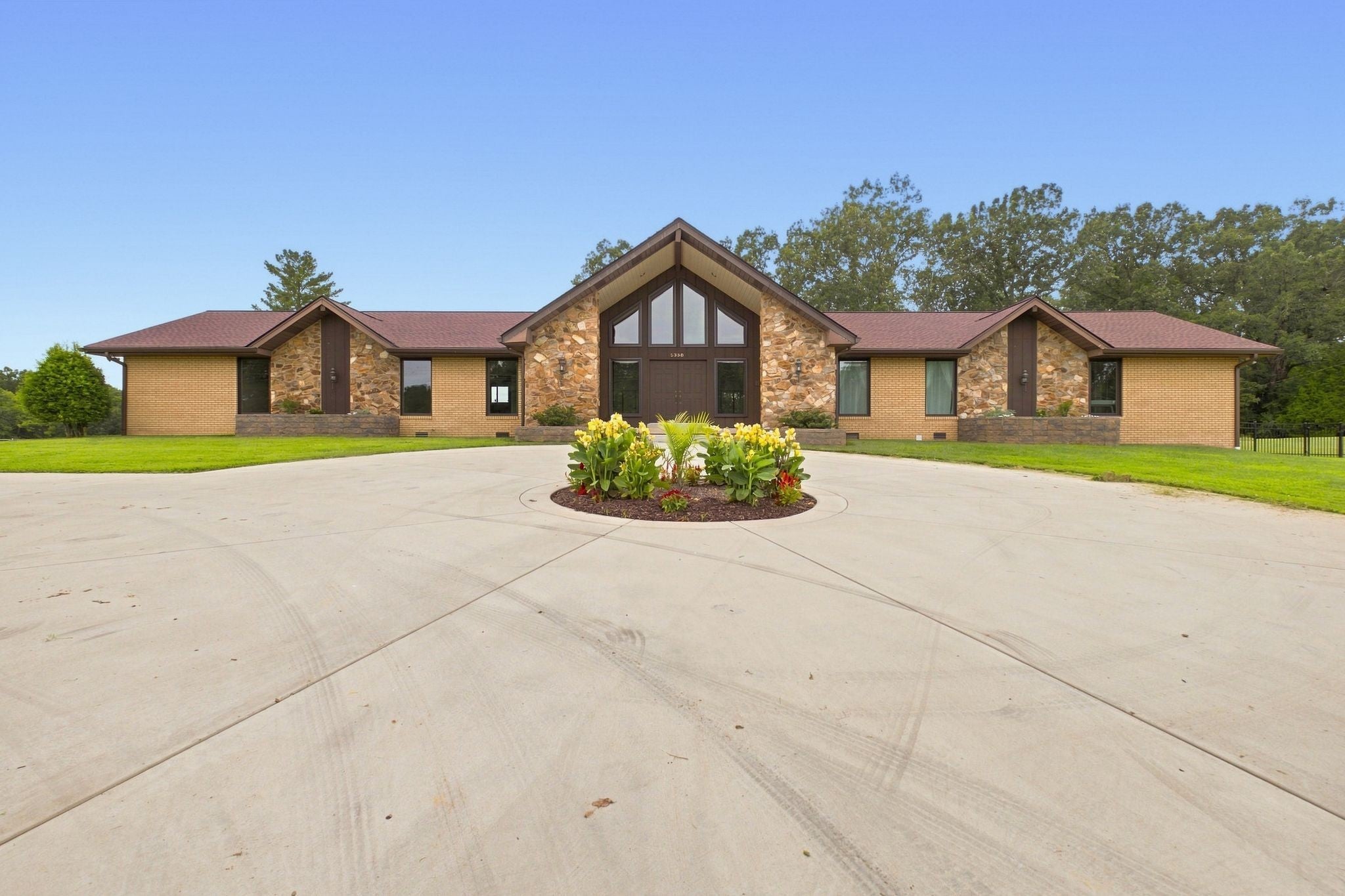 5350 Ashland City Rd — photo