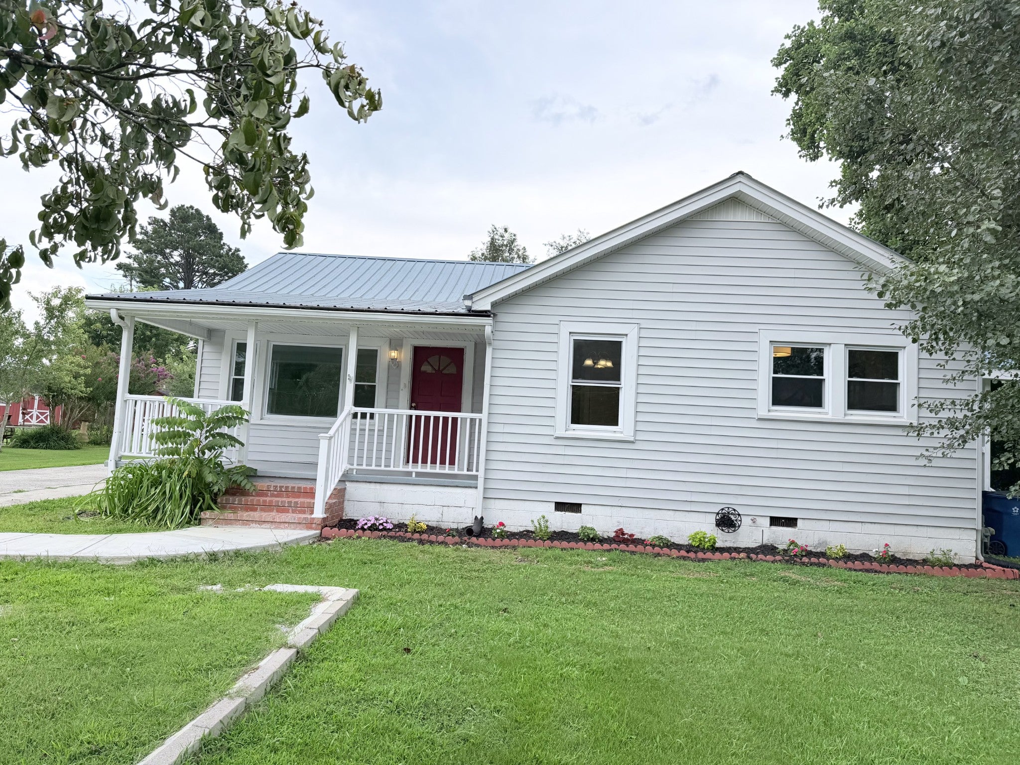 1210 Oak Dr — photo