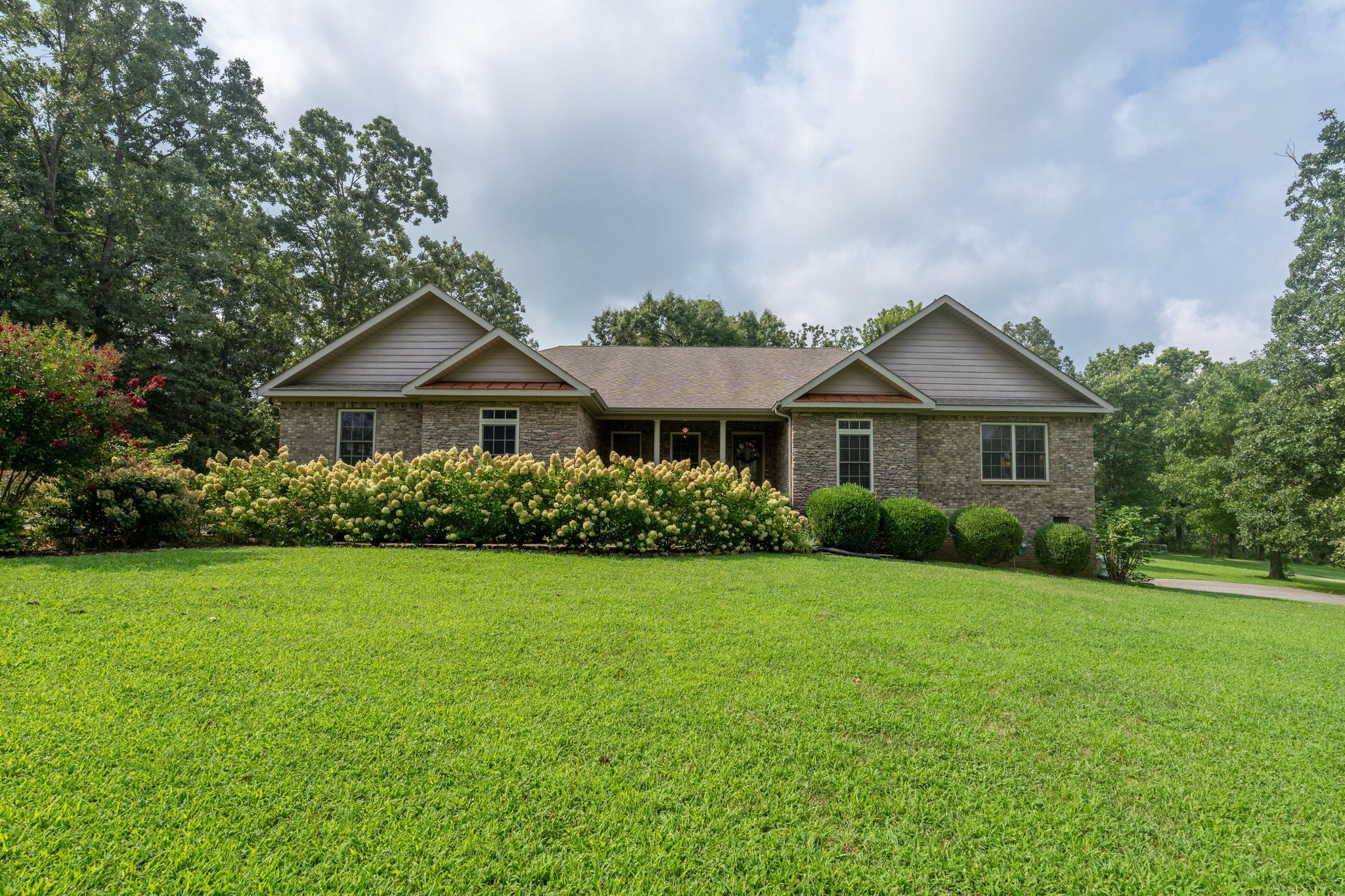 187 Double Eagle Dr — photo