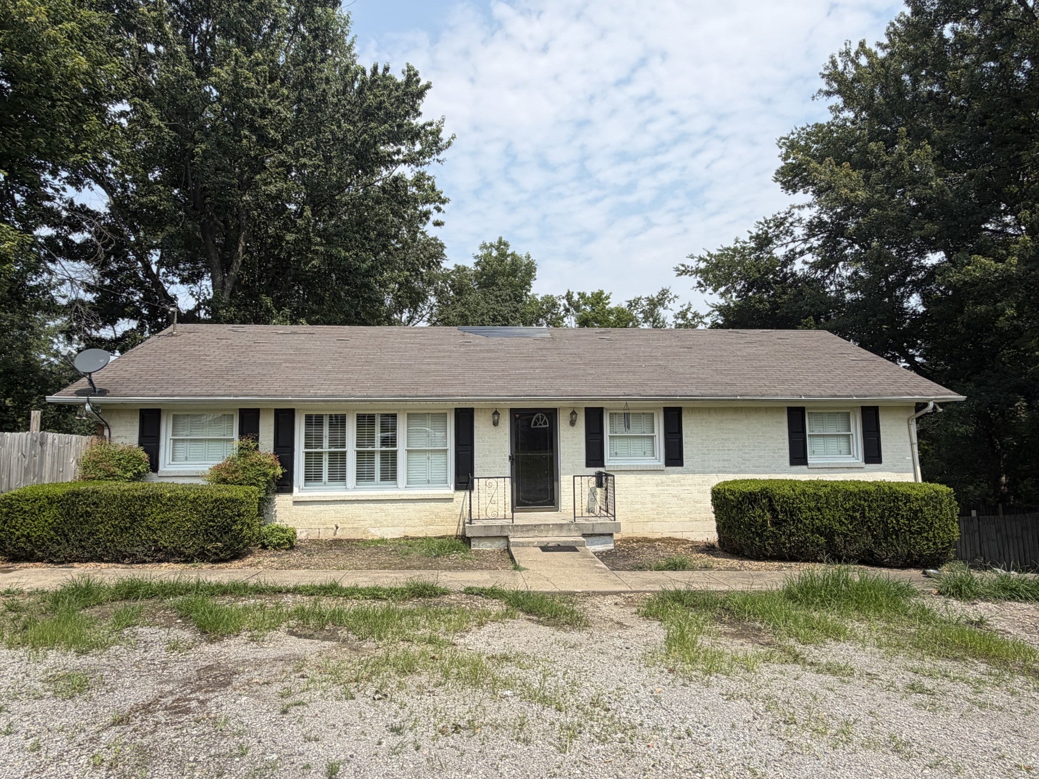 5707 Highway 100 — photo