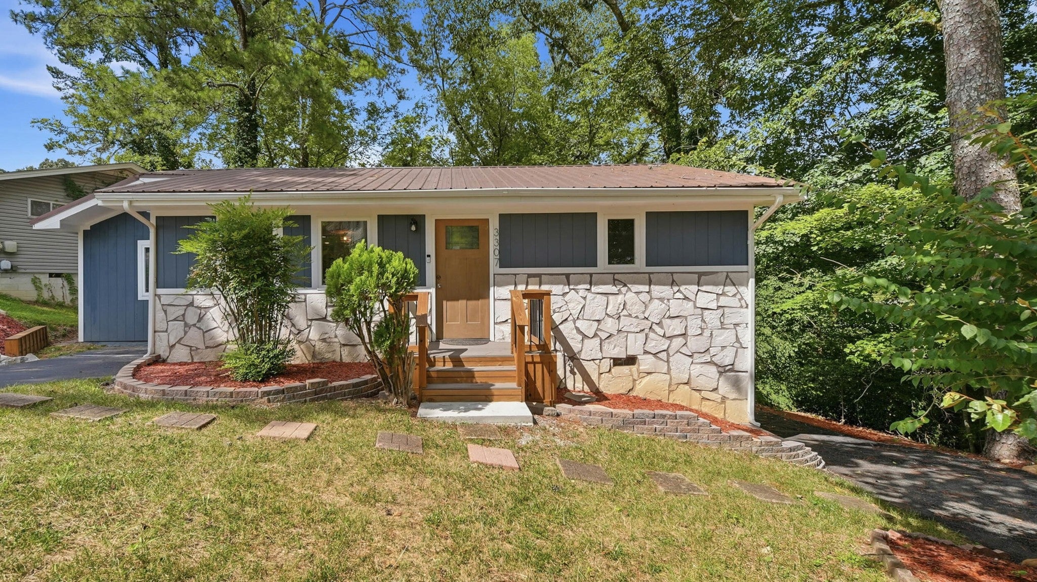 3307 E Kathleen Street — photo