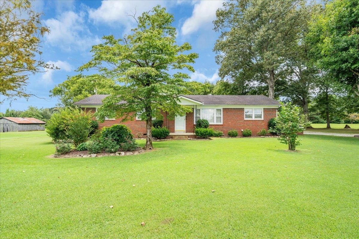 204 Charlie Crosslin Rd — photo