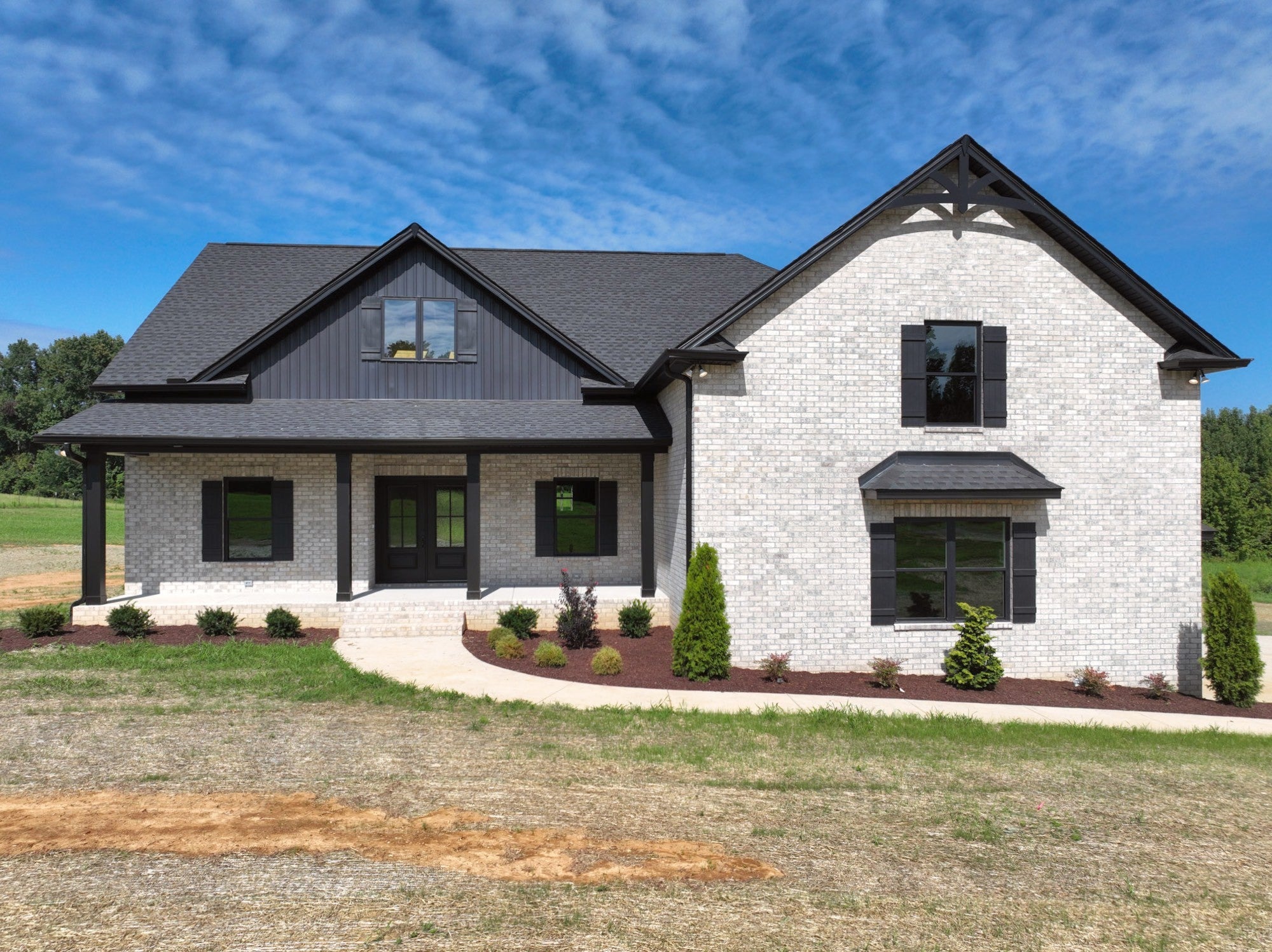 557 Fairfield Rd — photo