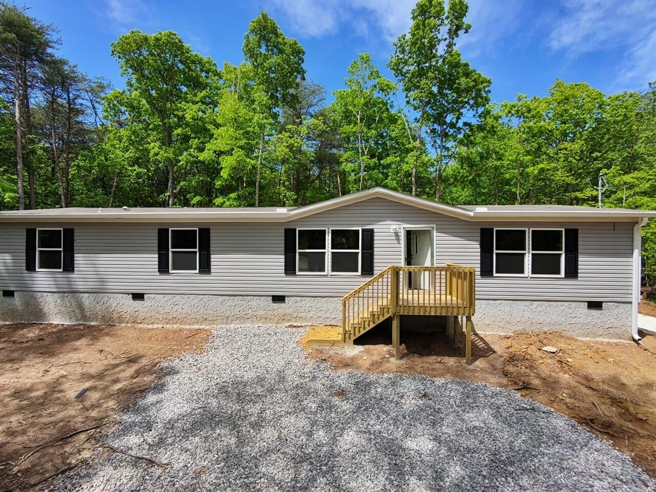 321 Lakeside Drive — photo
