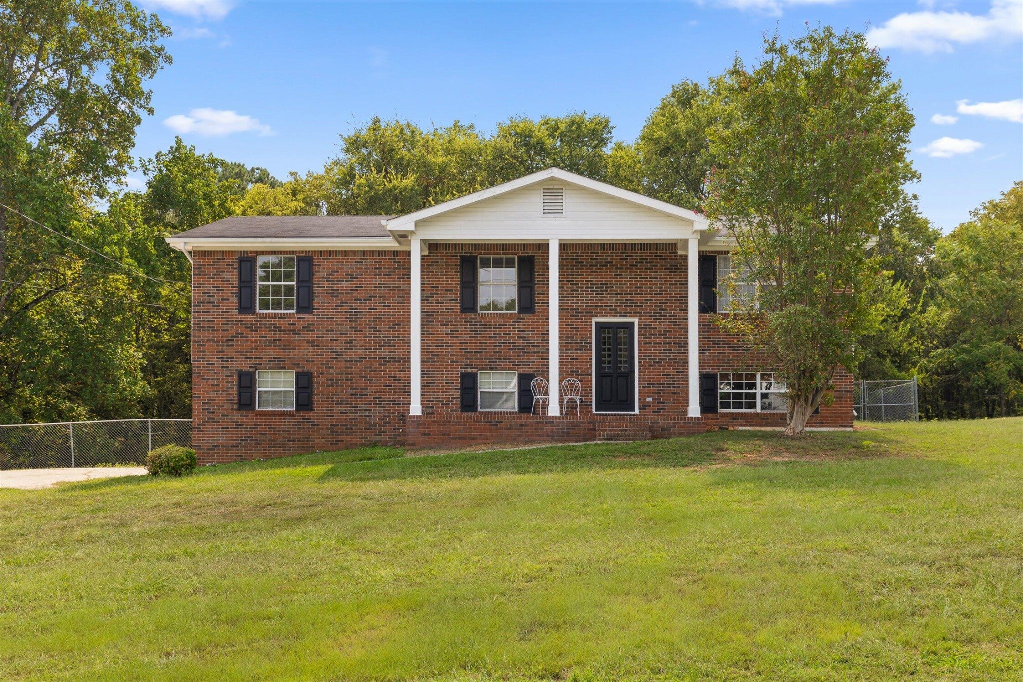 713 Lee Drive — photo