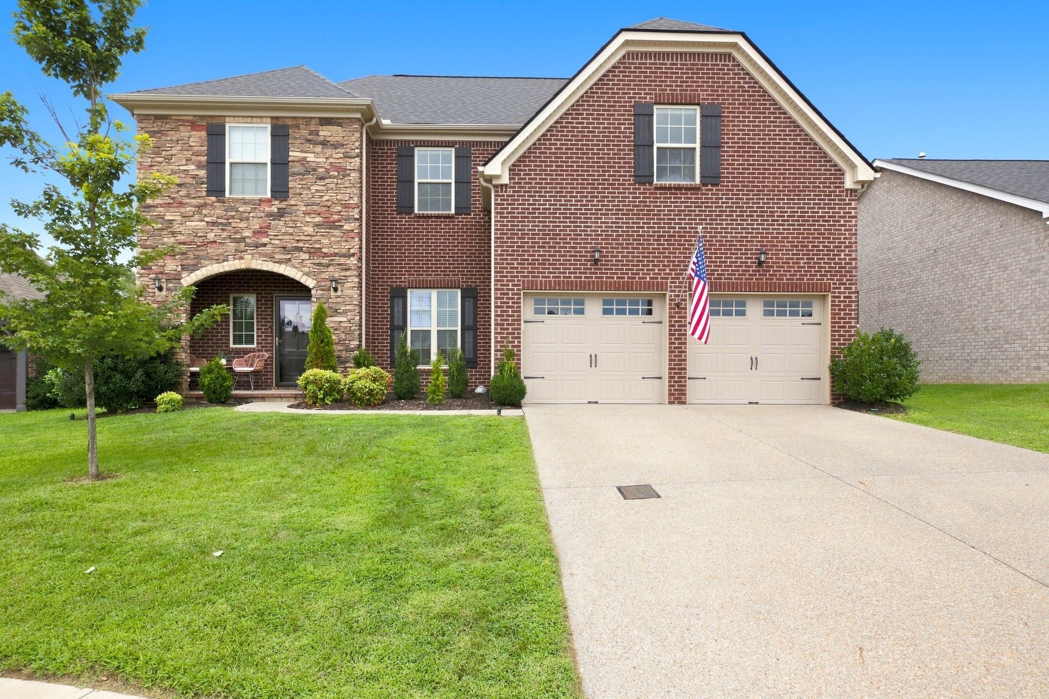 1637 Summit Rdg — photo