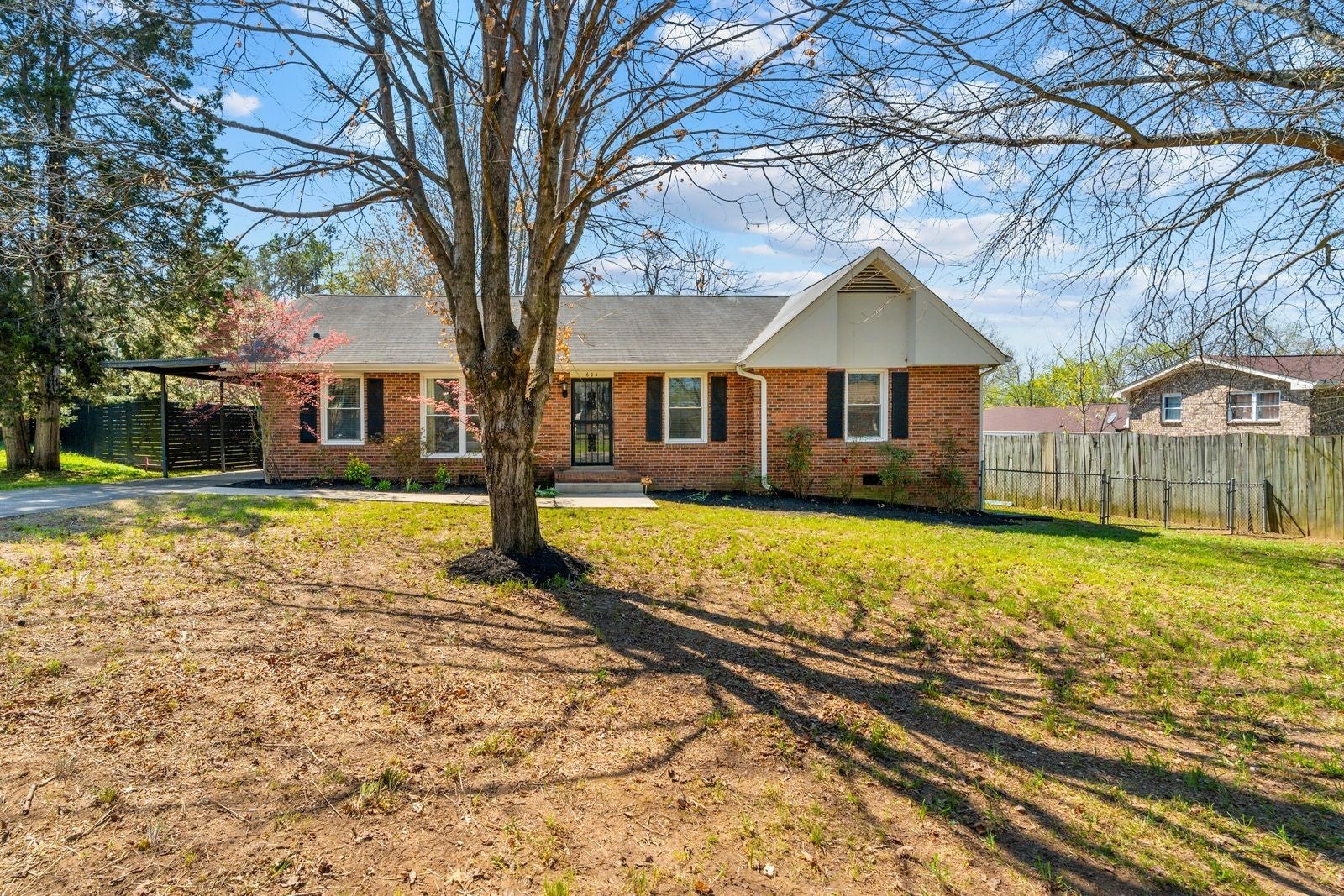 604 Highland View Ct — photo