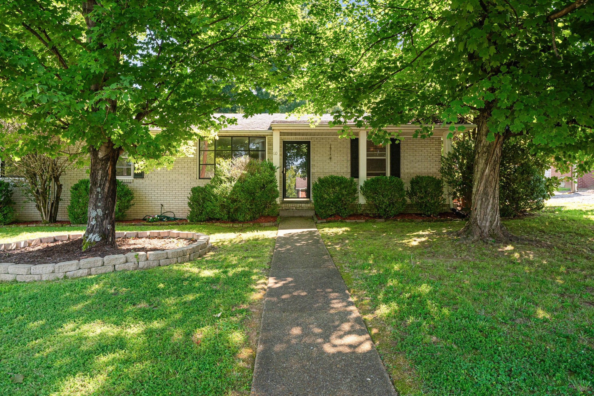 604 Meadow Lane Dr — photo