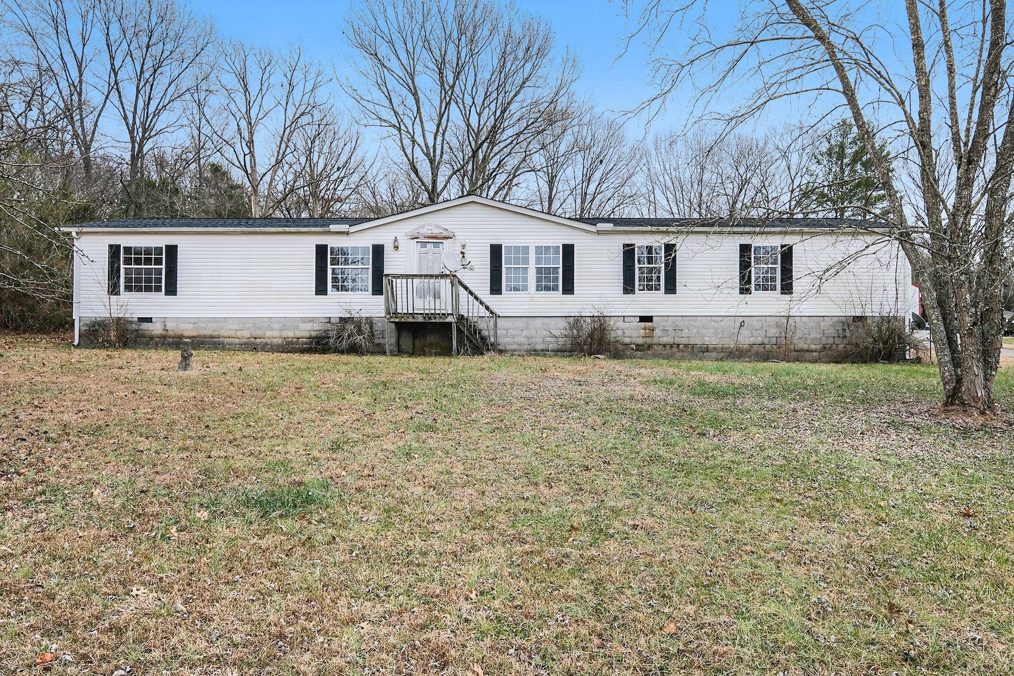 4052 Hill Rd — photo