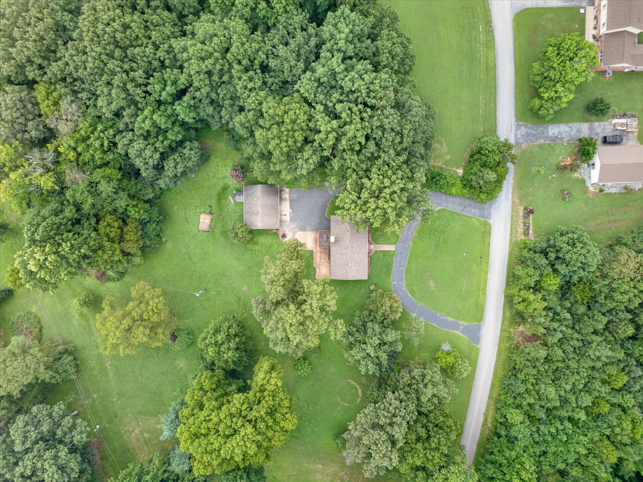 252 Edgewood Dr — photo