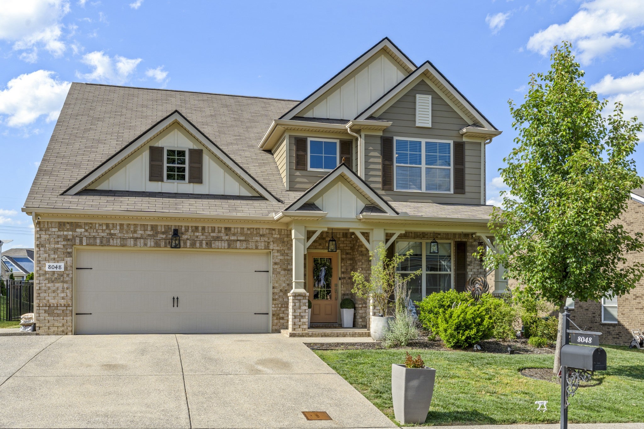 8048 Forest Hills Dr — photo