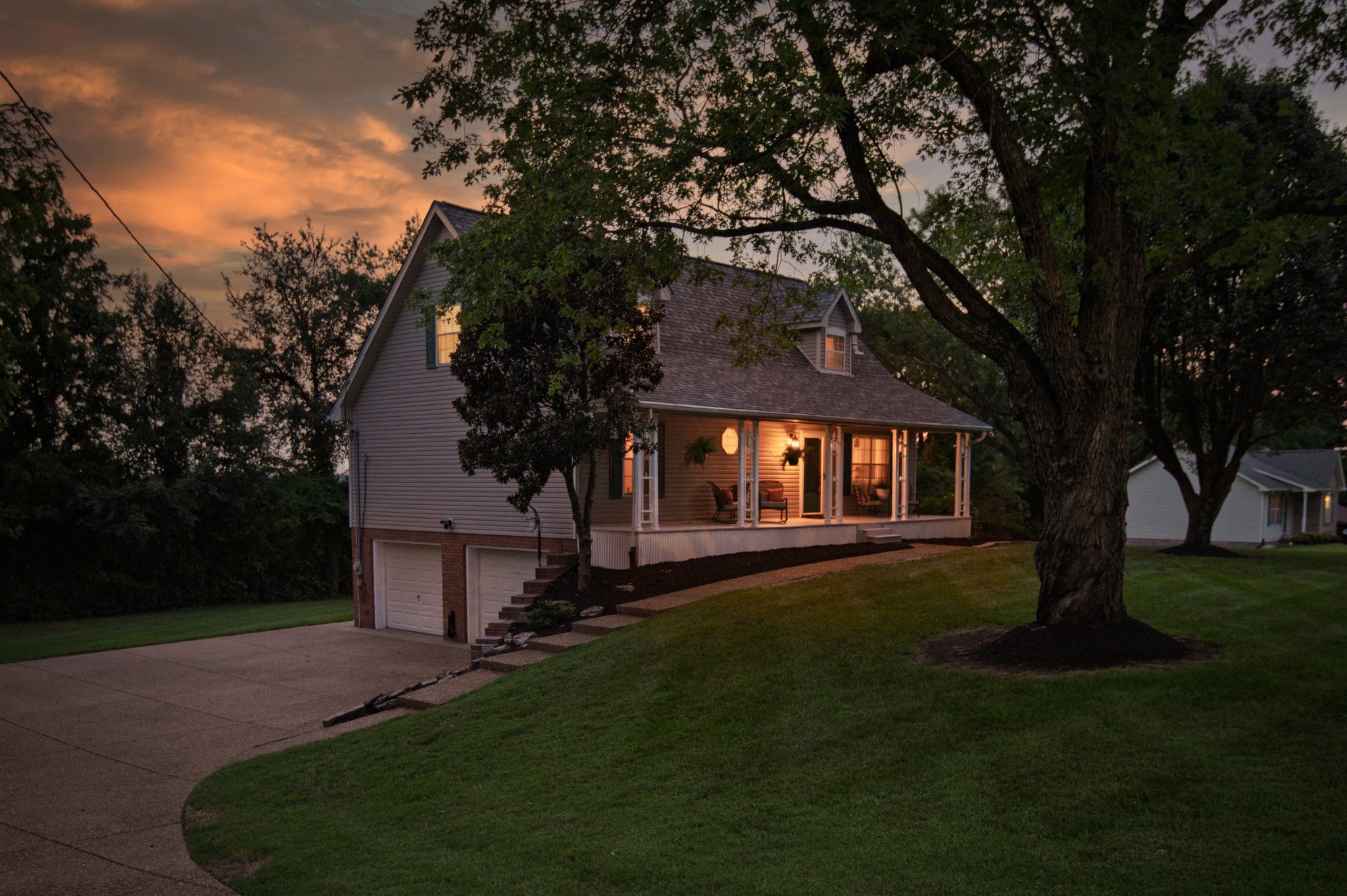 809 Hillside Dr — photo
