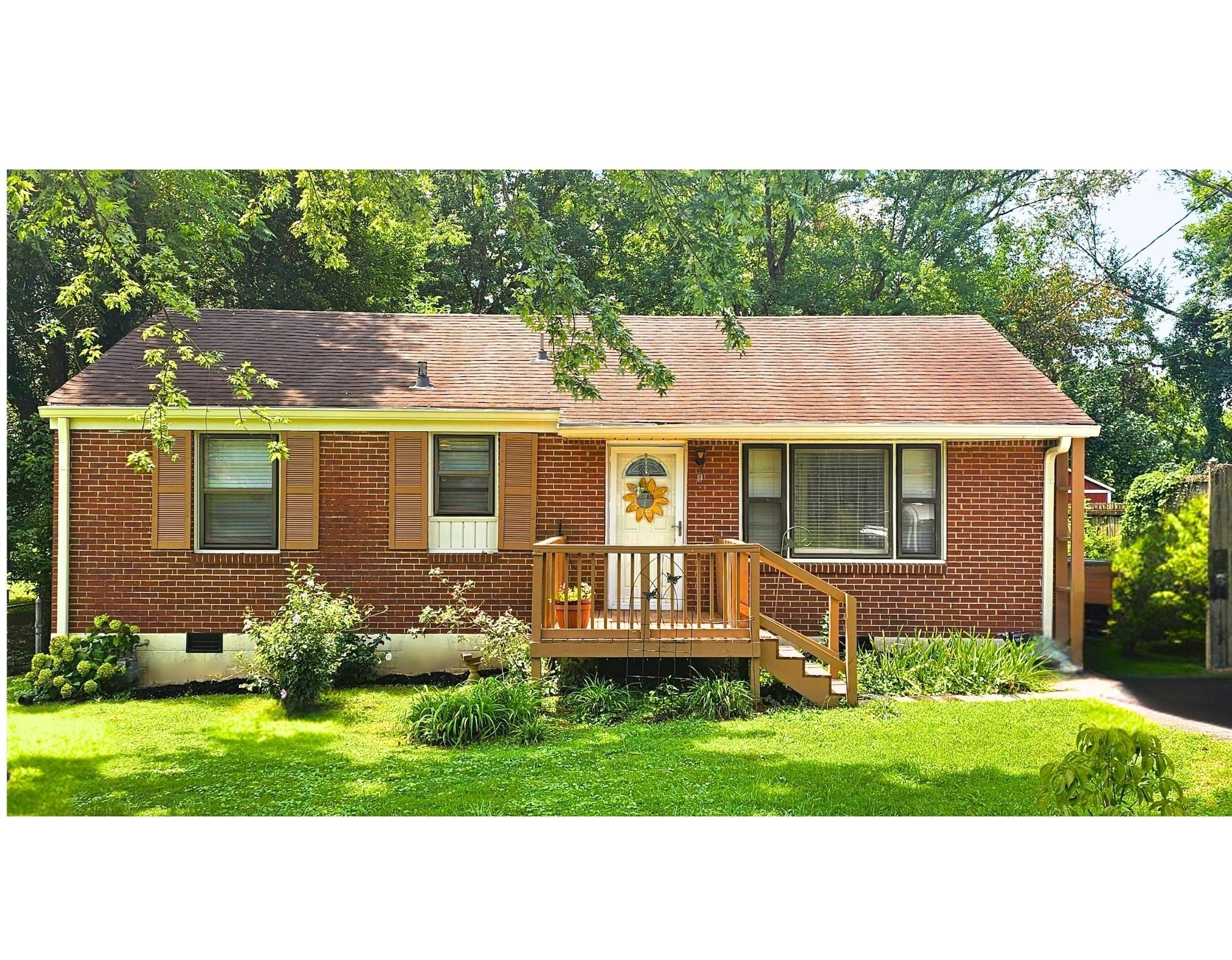 2925 Lakeland Dr — photo