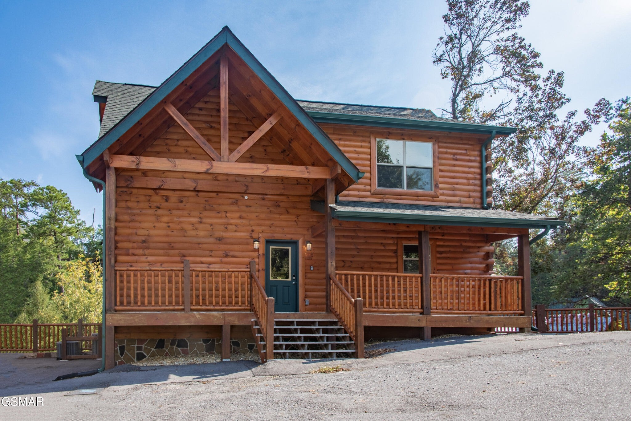 1717 Summit View Way — photo
