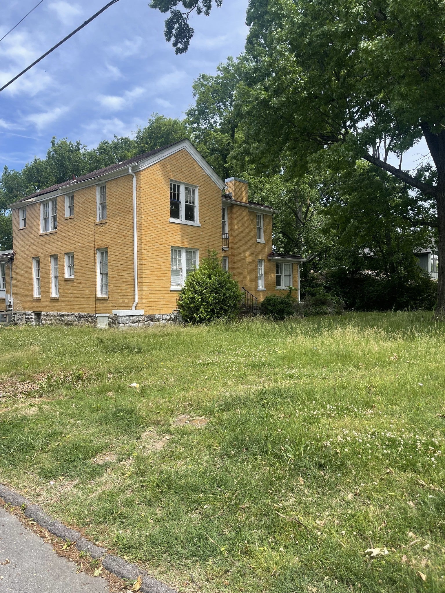 501 Douglas Ave — photo