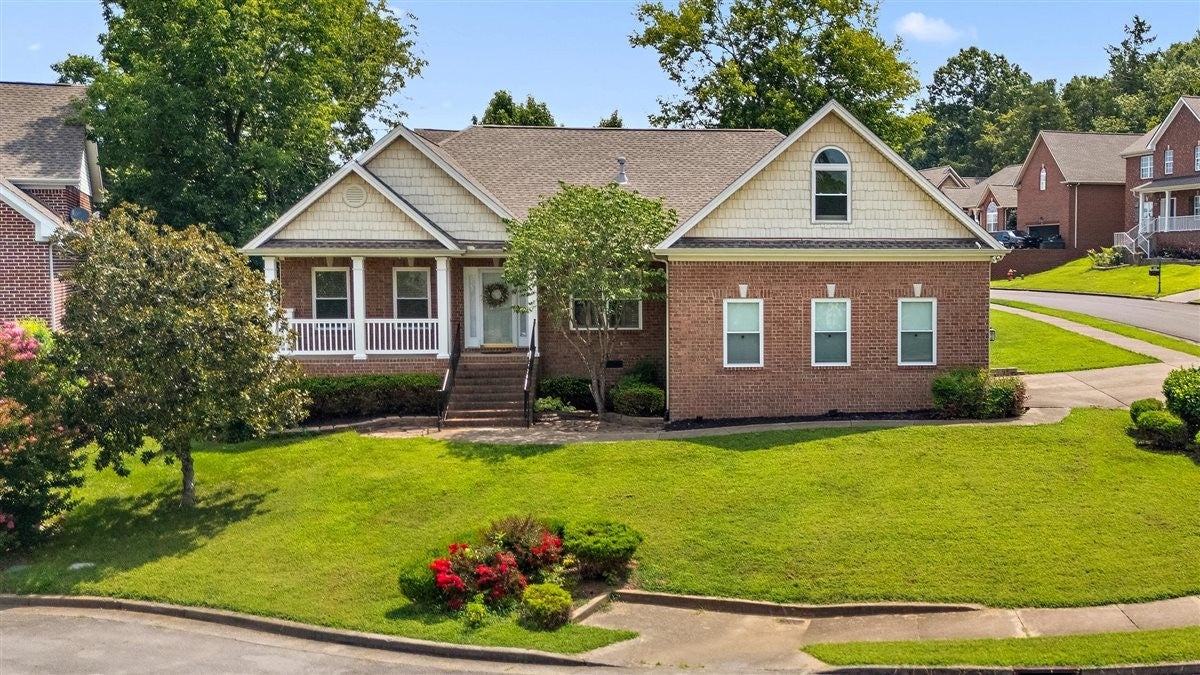 1005 Tulip Blossom Dr — photo