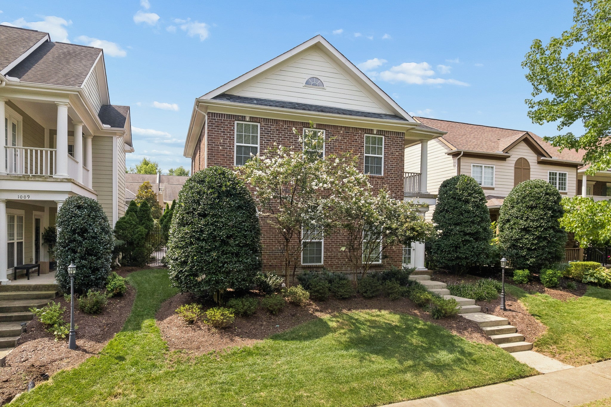 1007 Eden Park Dr — photo