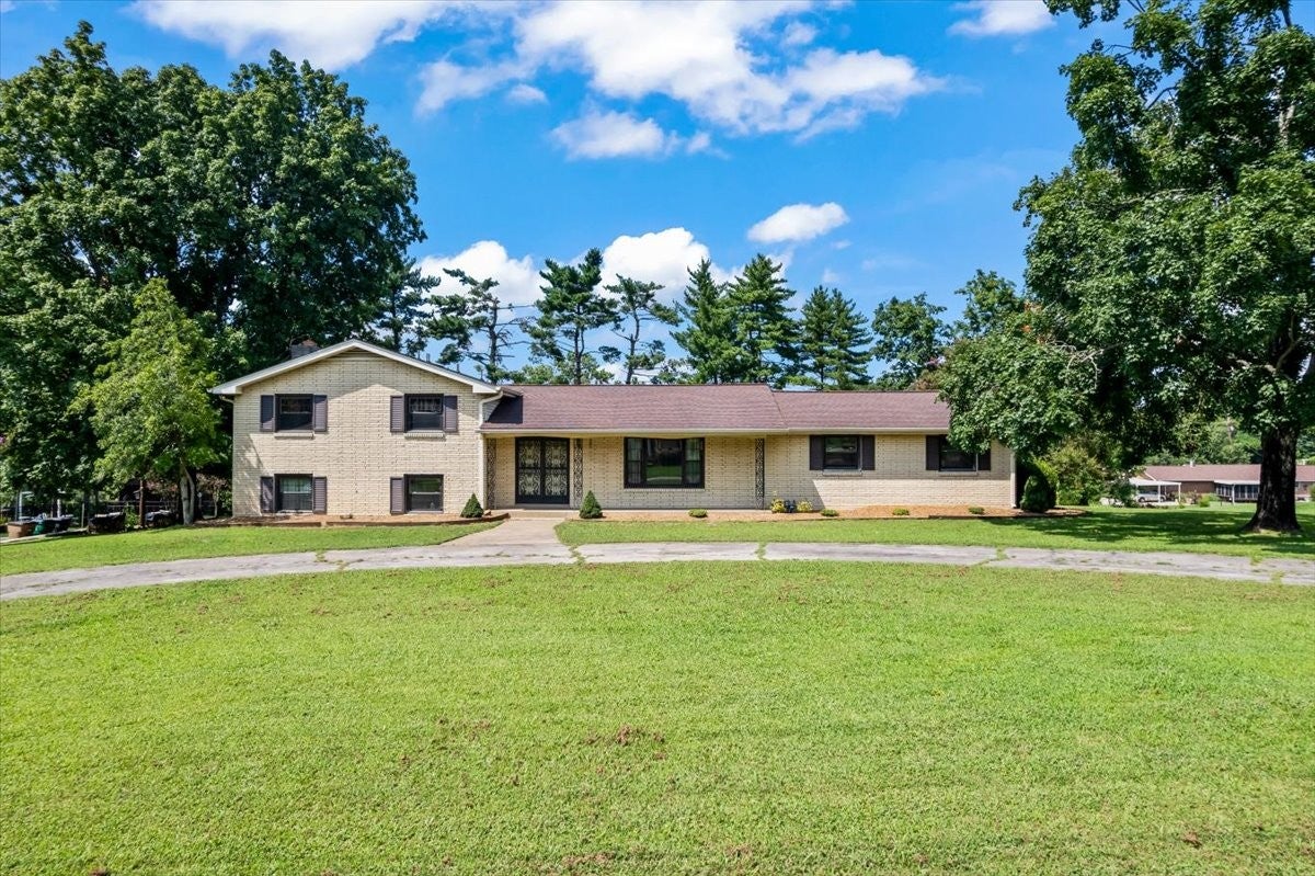 400 Nesbitt Ln — photo
