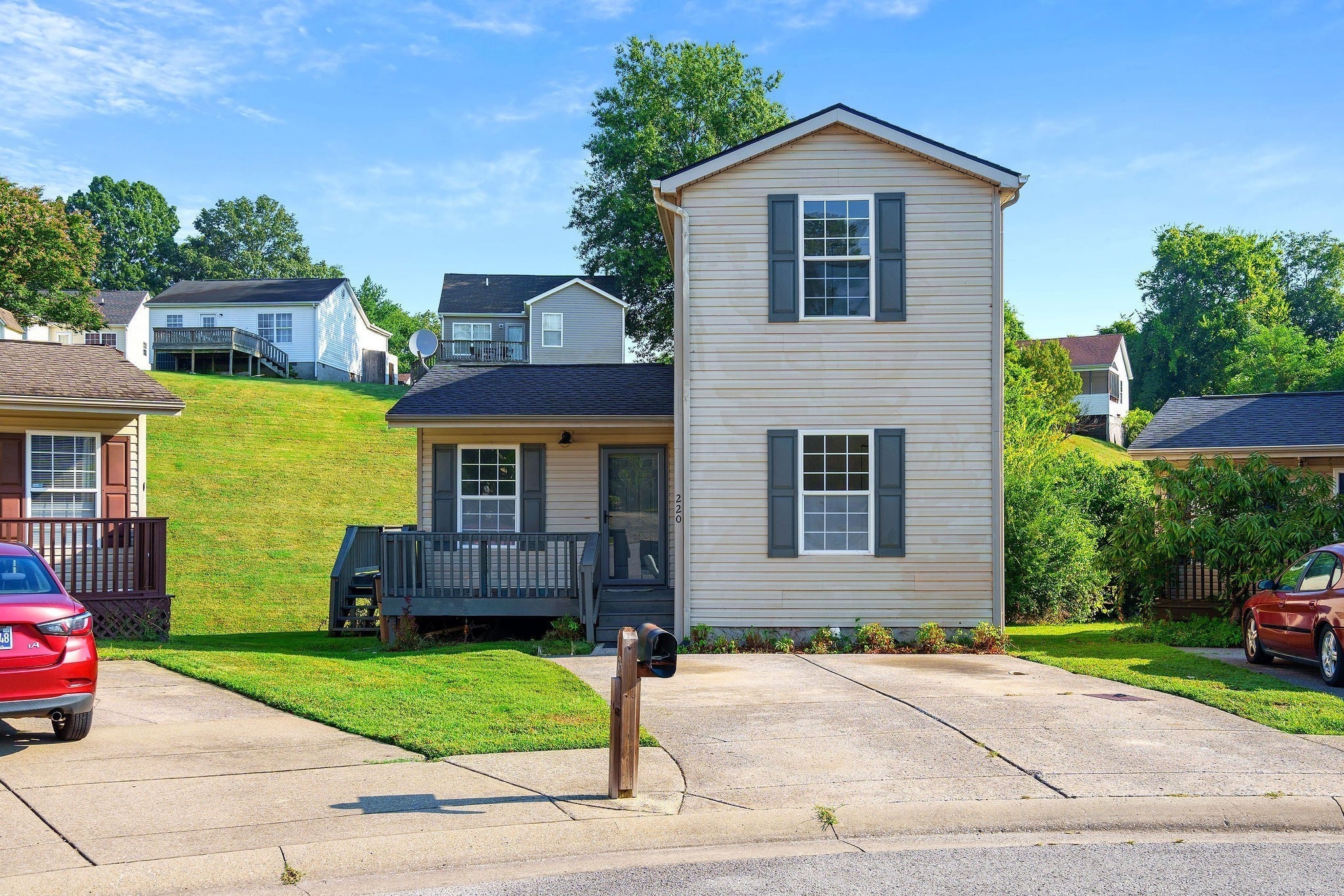 220 Brittany Park Cir — photo