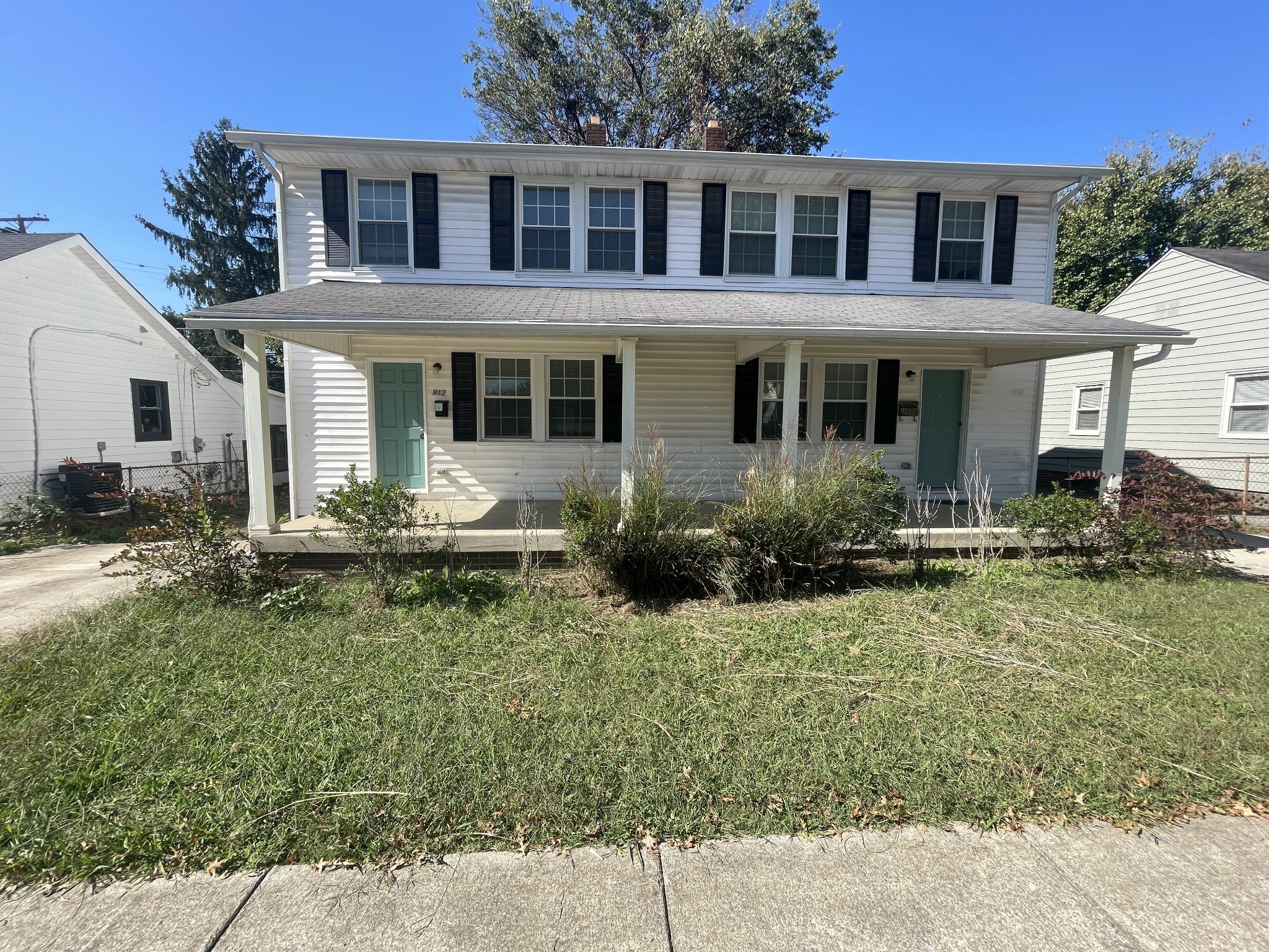 912 Bryan St — photo