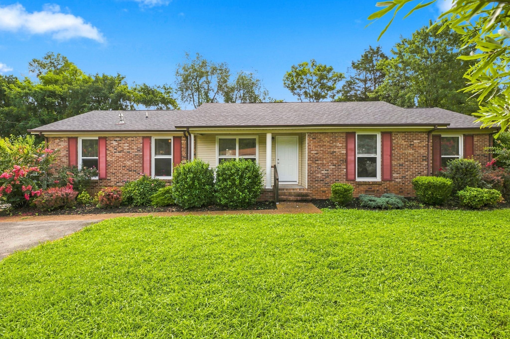 2310 Tinnell Ct — photo