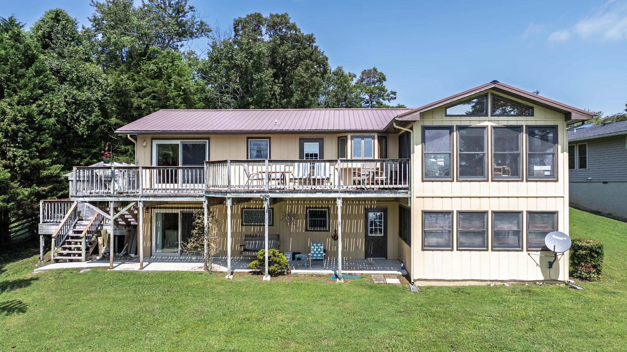 300 Lake Forest Lane — photo