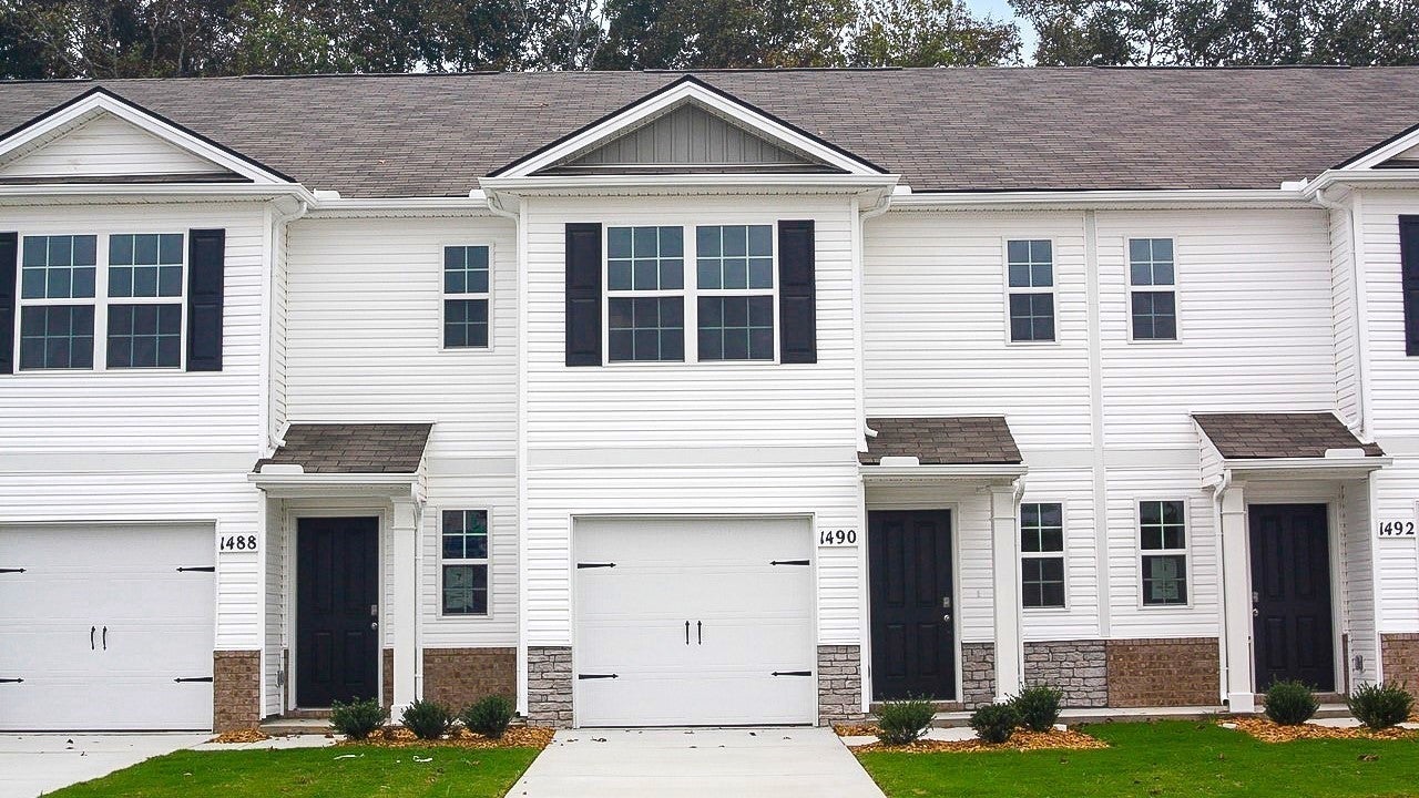 1457 Lexington Way — photo