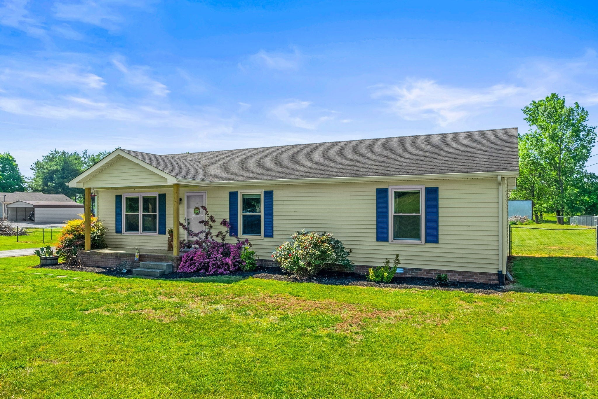 3922 Armstrong Rd — photo