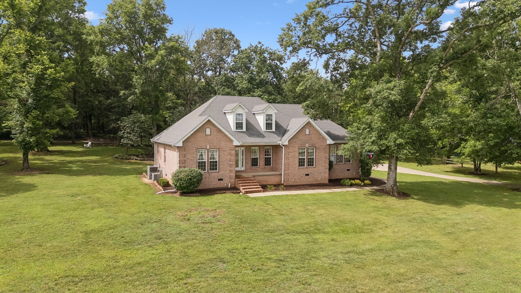 698 Goshen Rd — photo