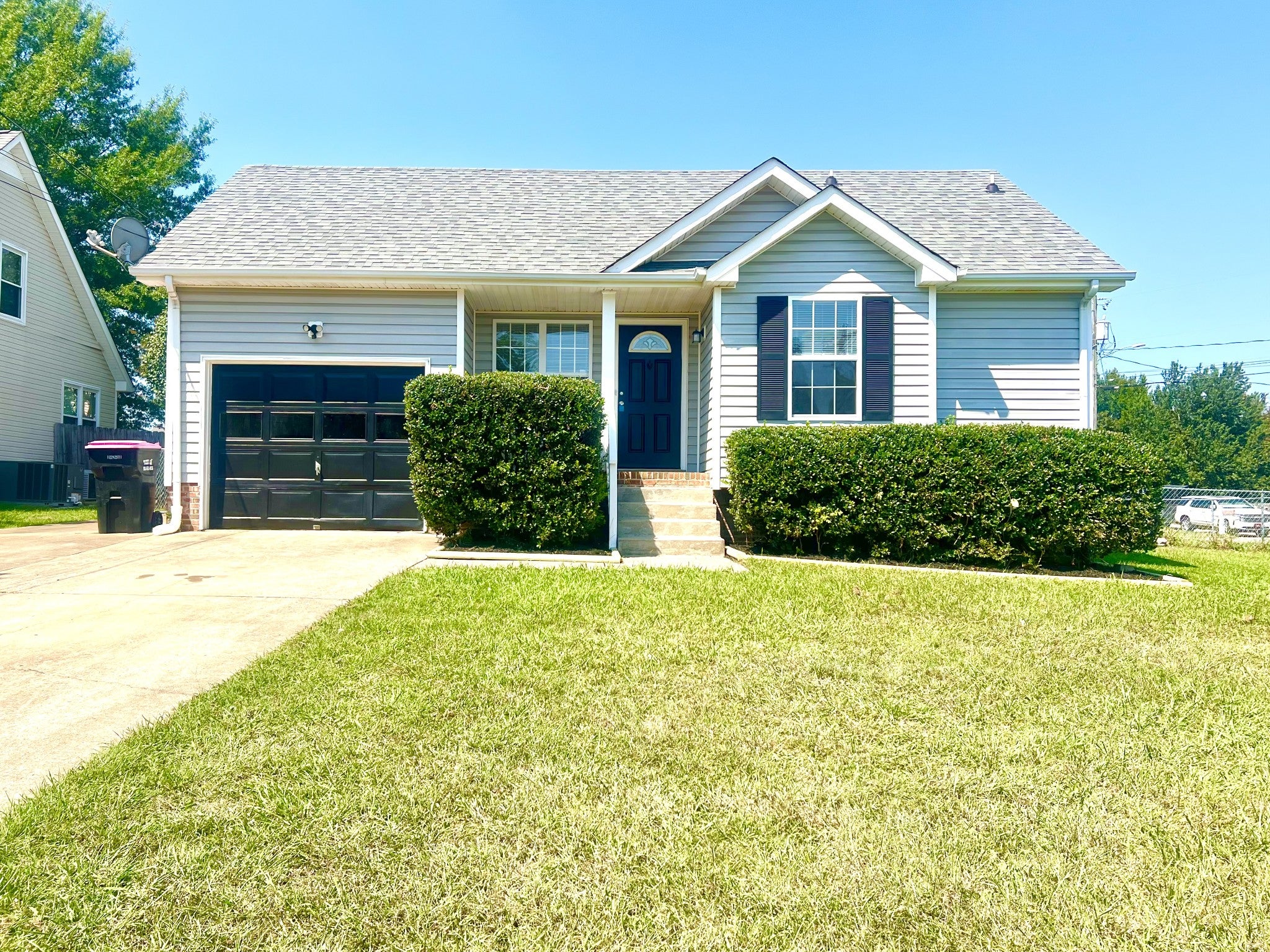 329 Broadmore Dr — photo
