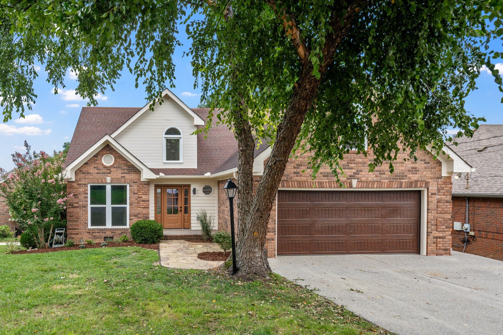 204 Breakwater Dr — photo