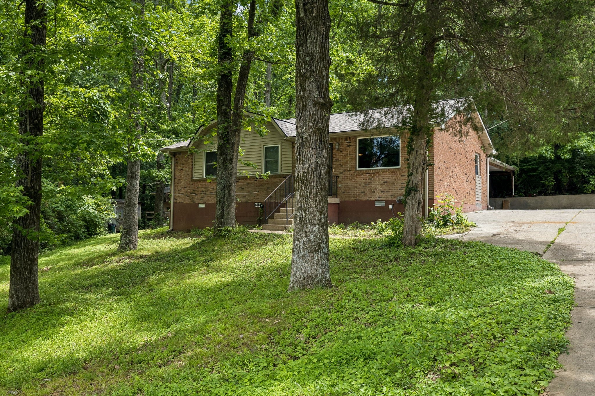 7114 Oak Tree Dr — photo