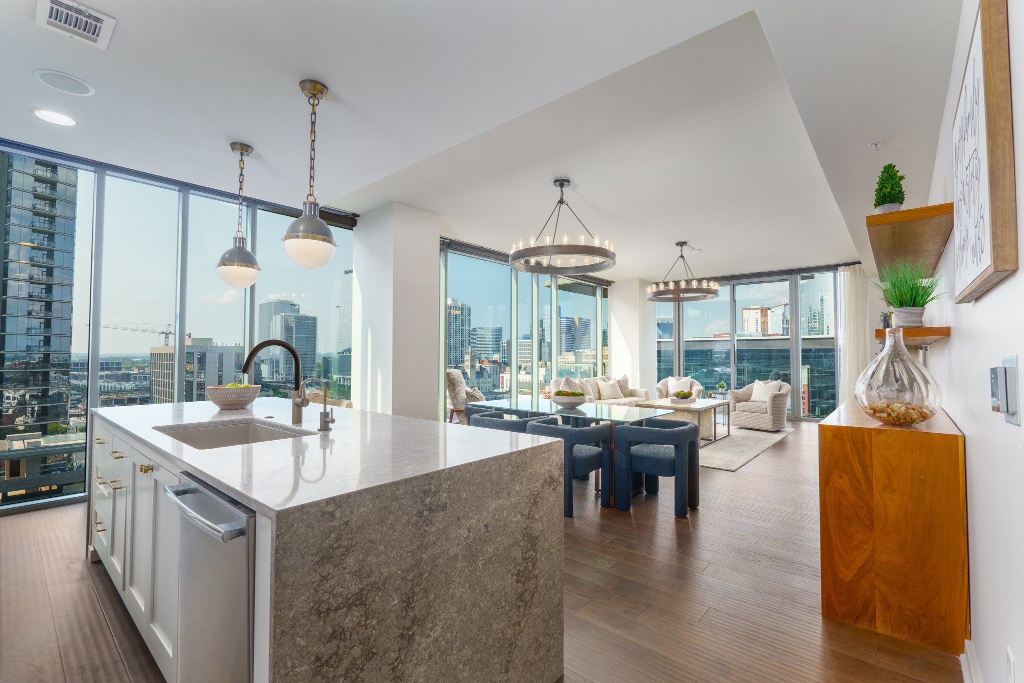 1212 Laurel St 1002 — photo