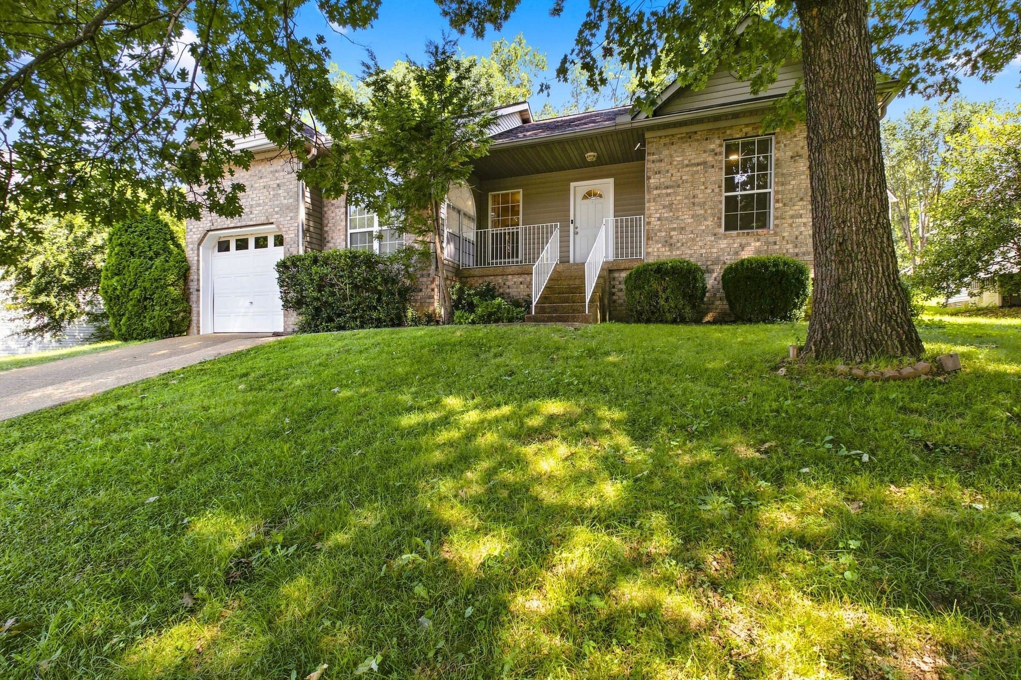 772 Dover Glen Dr — photo