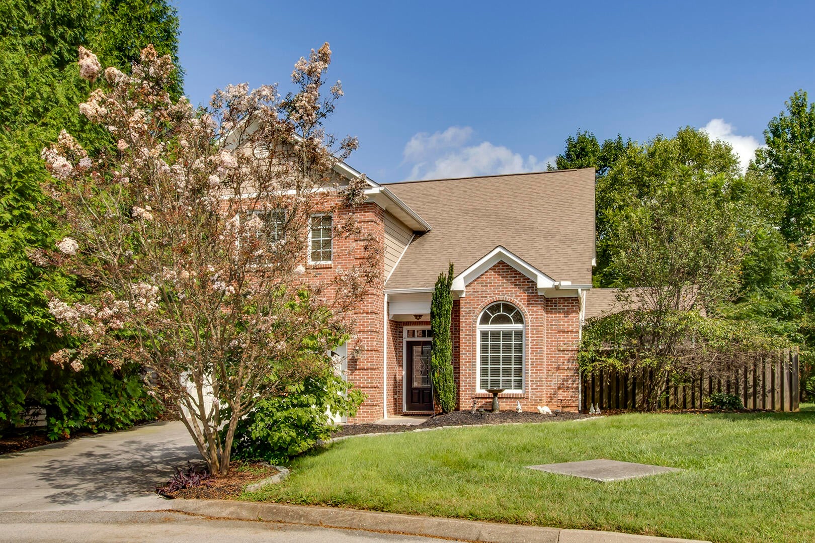 8511 King Arthur Lane — photo