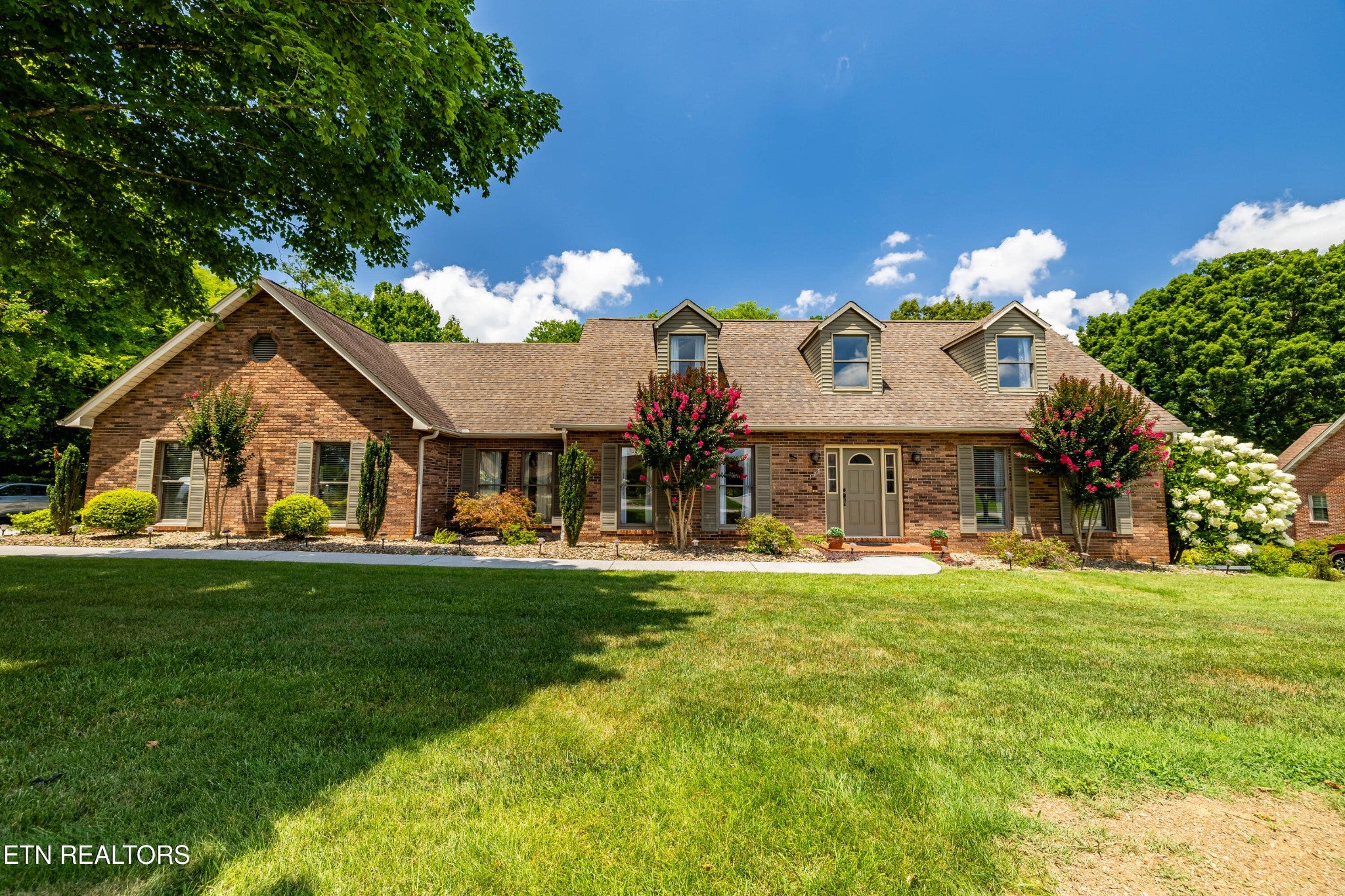 135 N Panoscenic Drive — photo