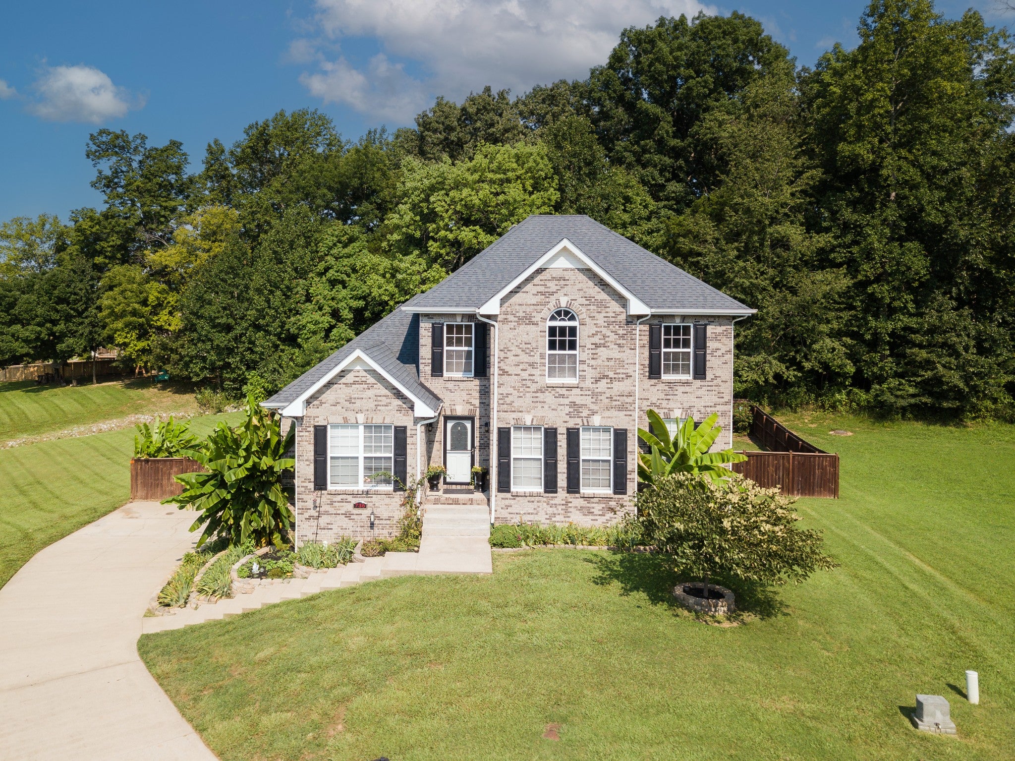 736 Forrest Cove Ct — photo
