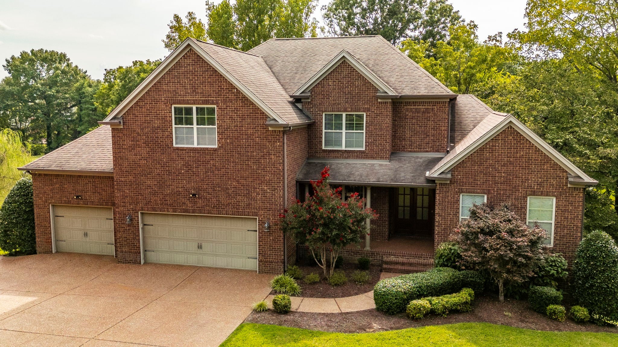 816 Lynn Dr — photo