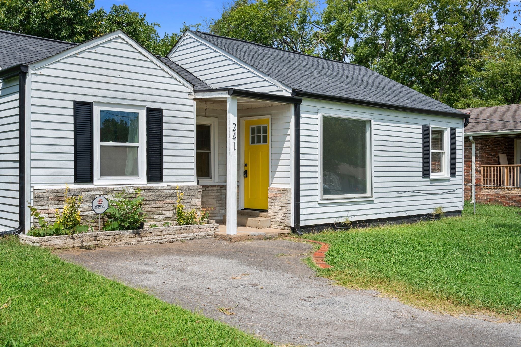 241 Wiley St — photo