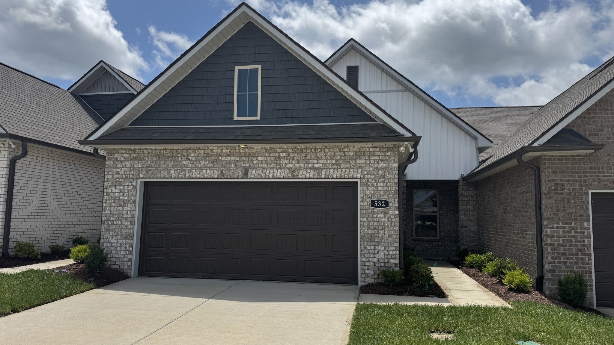 532 W Foxrun — photo