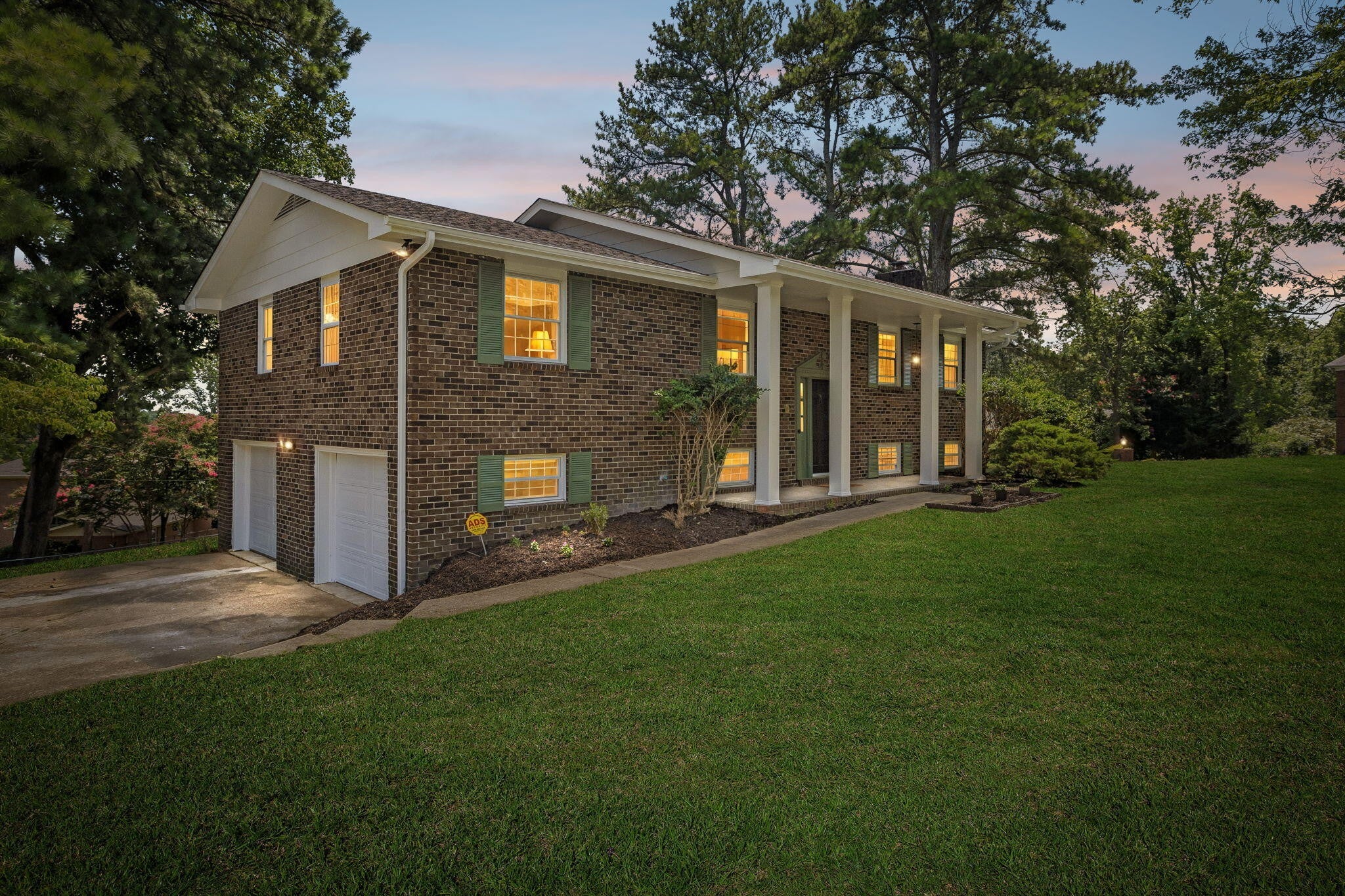 1200 Forest Green Drive — photo
