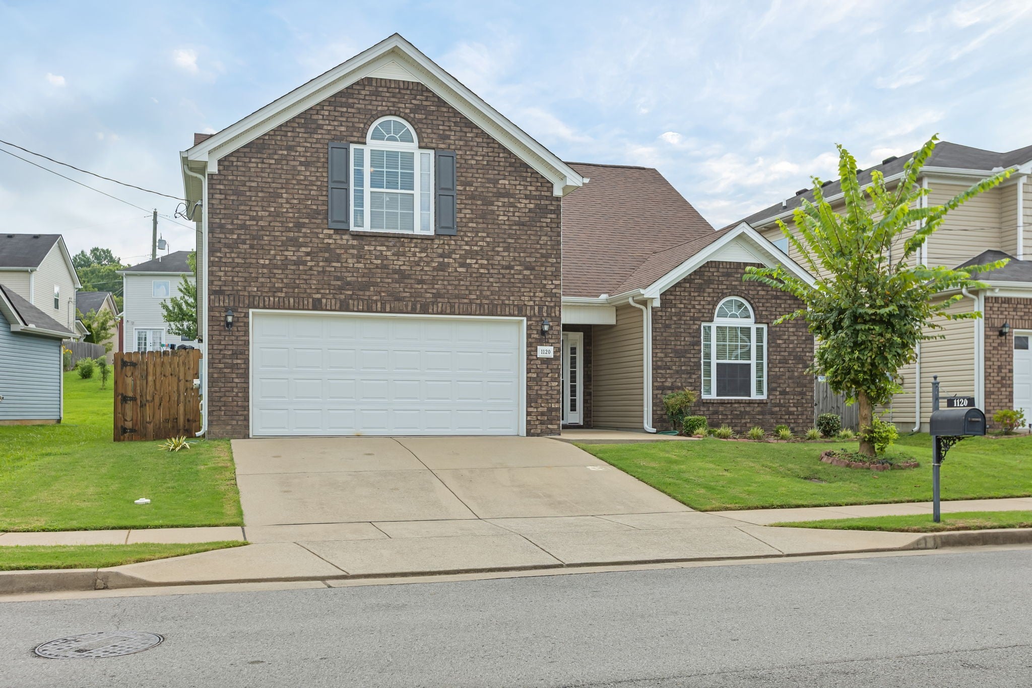 1120 Silvermoon Dr — photo