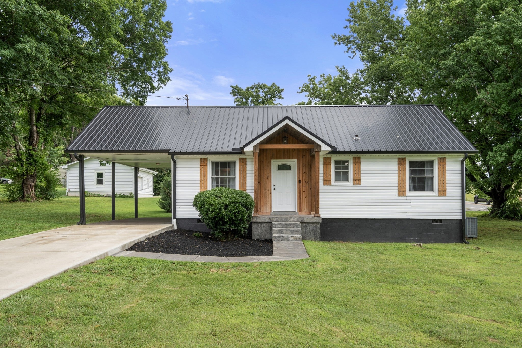 100 Brook Dr — photo