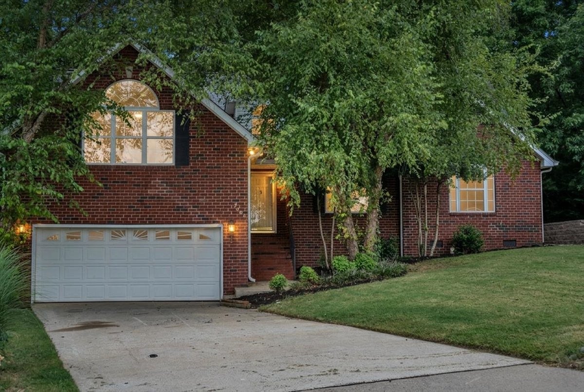 3701 Henricks Hill Dr — photo