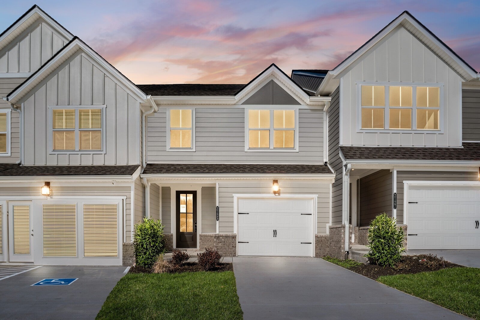 2321 Juneau Lane — photo