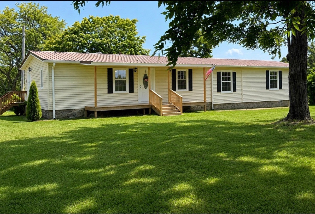 3231 E Stinson Rd — photo