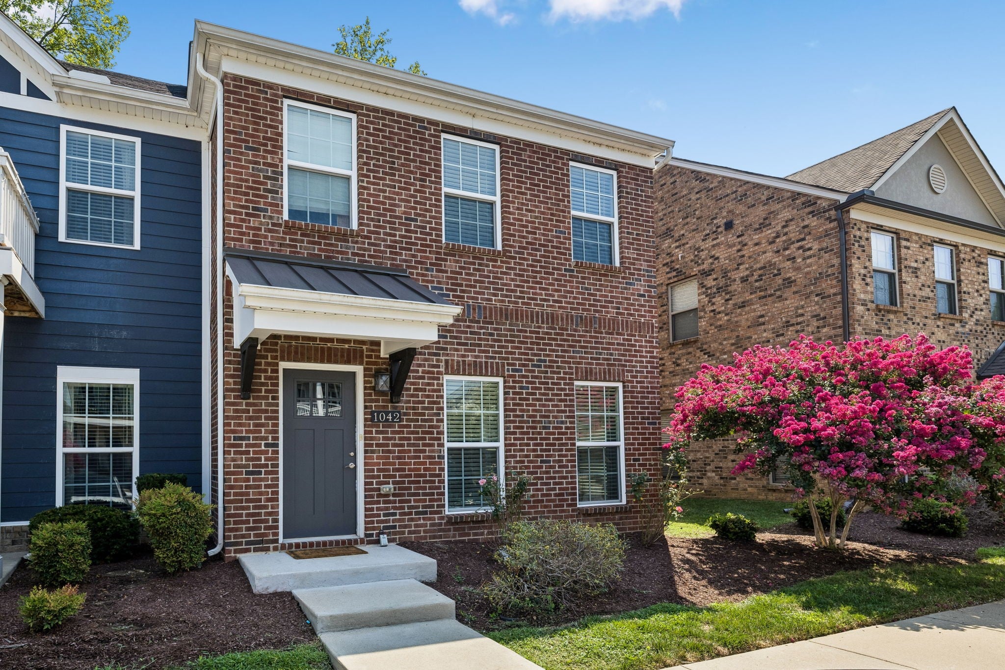 1042 Emery Bay Cir — photo