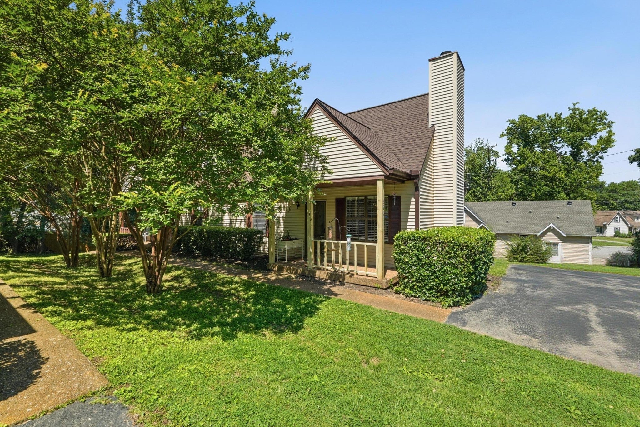3201 E Lake Dr — photo