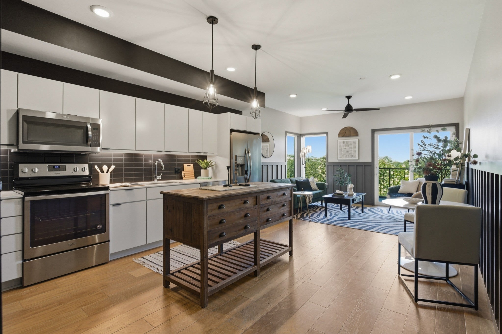 400 Herron Dr 102 — photo